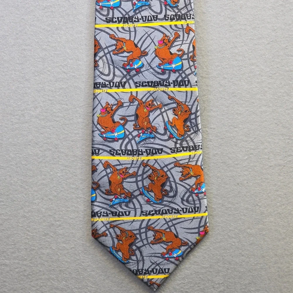 Vintage Scooby Doo 2003 Hanna-Barbera Skateboard Men's 100% Silk Neck Tie 4x58